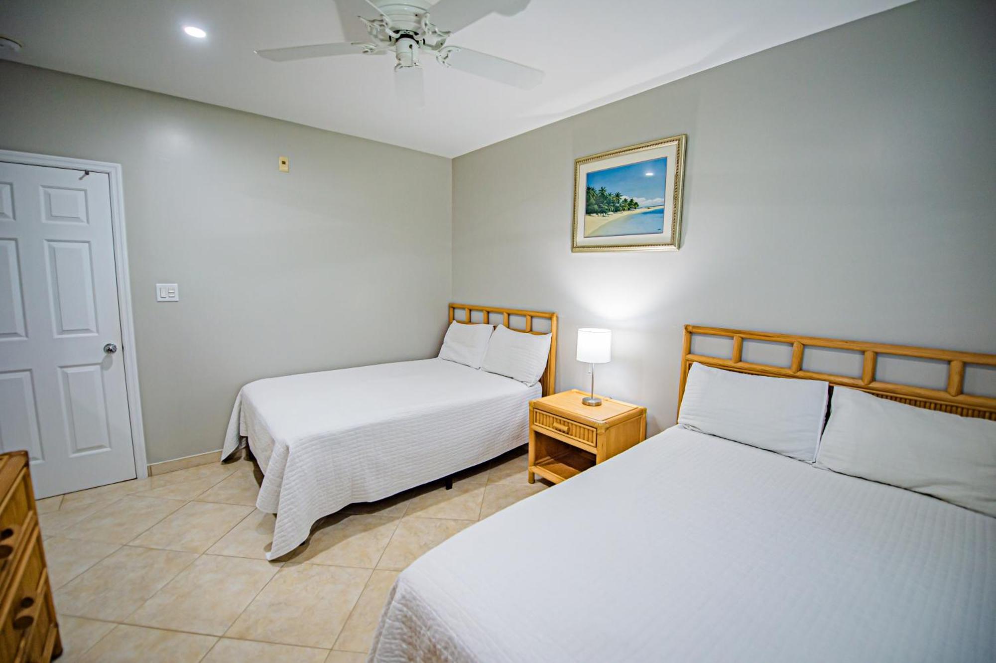 Seven Mile Beach Resort George Town Exterior foto