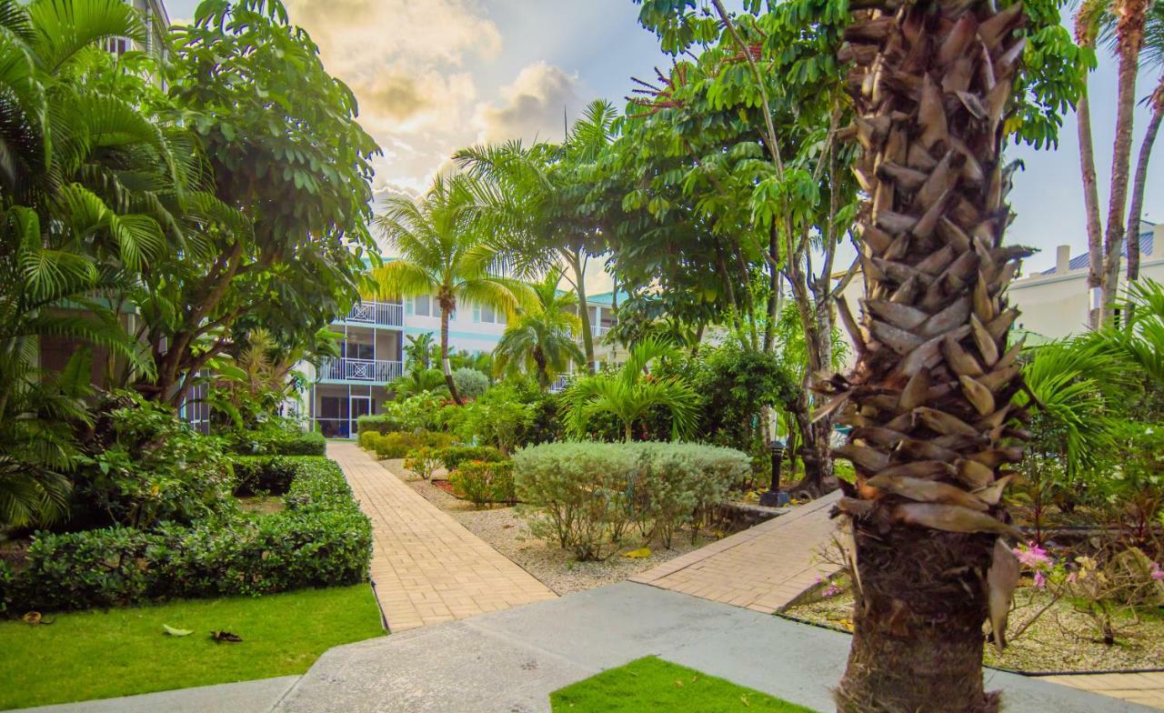 Seven Mile Beach Resort George Town Exterior foto